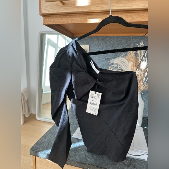 NWT One Sleeve Zara Blouse - Picture 2 of 3